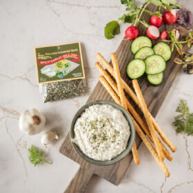 Spicy Garlic Dill Dip